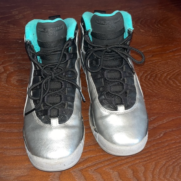 Like new condition. No box. No stains. - Picture 3 of 7